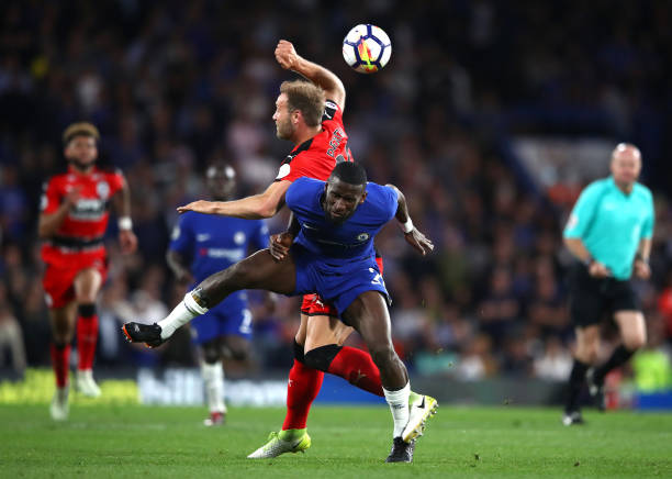 局奠定了坚 局奠定了坚